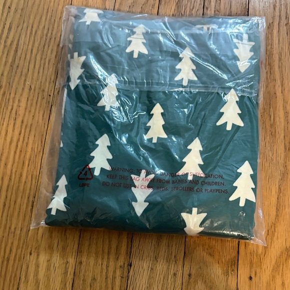 Green Tree Print Kids Pajamas Unisex - Picture 5 of 6